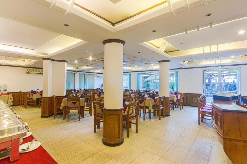 Hotel Sea Crown Cox's Bazar Buitenkant foto